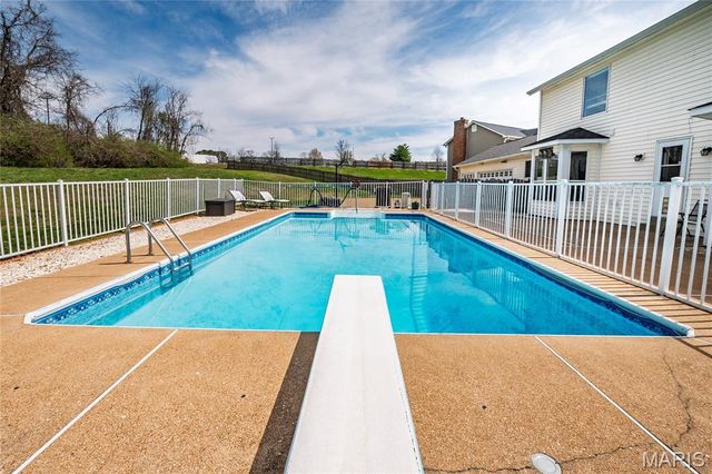 6301 Highland Estates Drive, St Louis, MO 63129