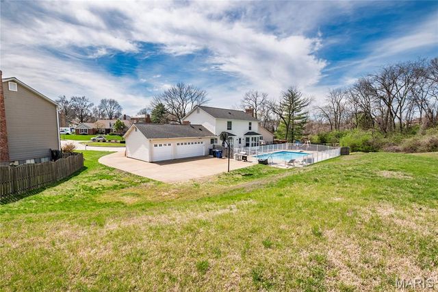 6301 Highland Estates Drive, St Louis, MO 63129