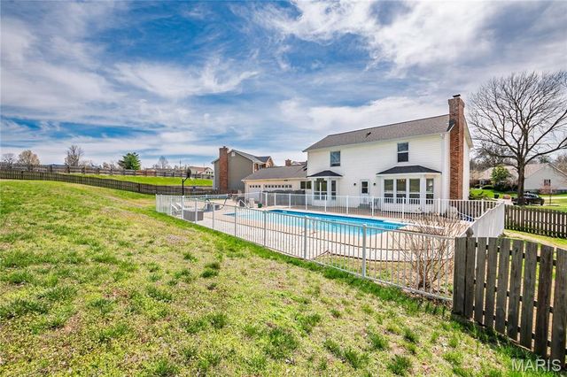 6301 Highland Estates Drive, St Louis, MO 63129