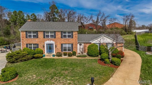 6301 Highland Estates Drive, St Louis, MO 63129