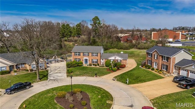 6301 Highland Estates Drive, St Louis, MO 63129