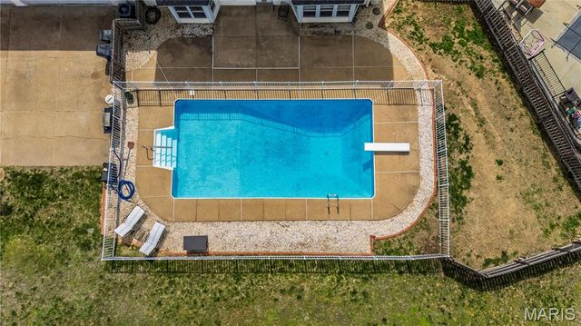 6301 Highland Estates Drive, St Louis, MO 63129