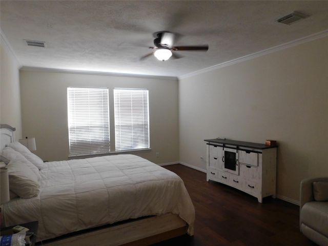 1703 Summergate Drive, Conroe, TX 77304