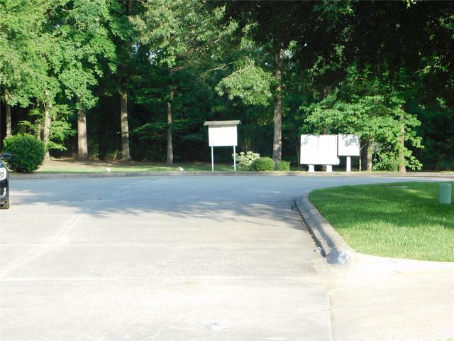 1703 Summergate Drive, Conroe, TX 77304