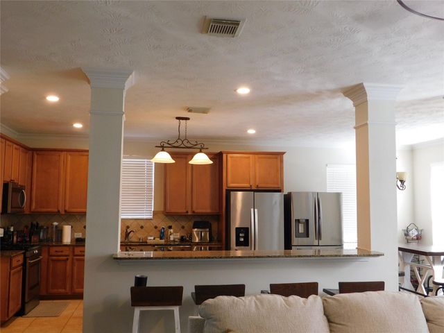 1703 Summergate Drive, Conroe, TX 77304