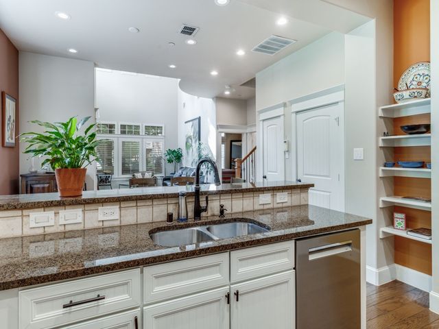 1600 Abrams Road 30, Dallas, TX 75214