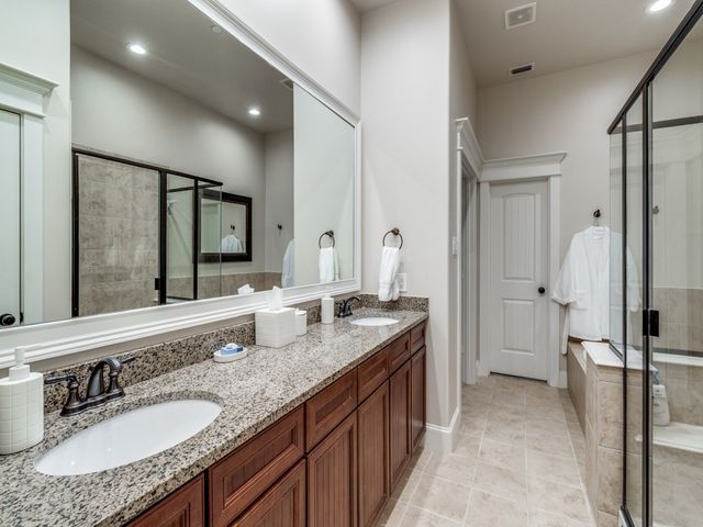 1600 Abrams Road 30, Dallas, TX 75214