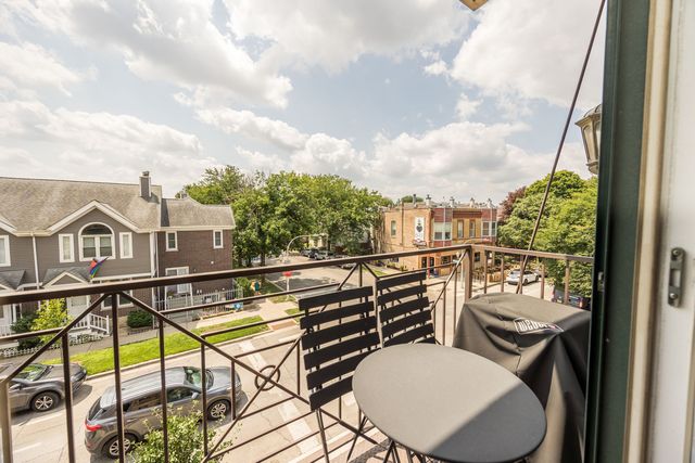 3401 N Racine Avenue 3, Chicago, IL 60657
