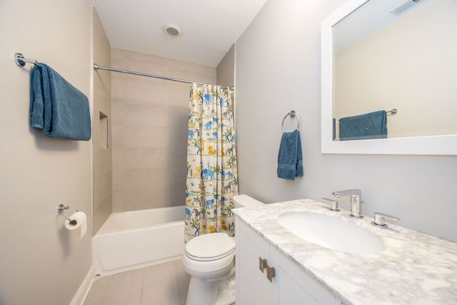 3401 N Racine Avenue 3, Chicago, IL 60657