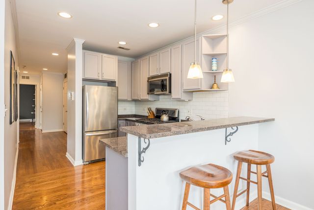 3401 N Racine Avenue 3, Chicago, IL 60657