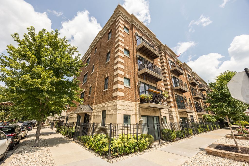 3401 N Racine Avenue 3, Chicago, IL 60657