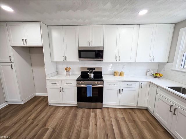 805 Adams ST, Suffolk, VA 23434