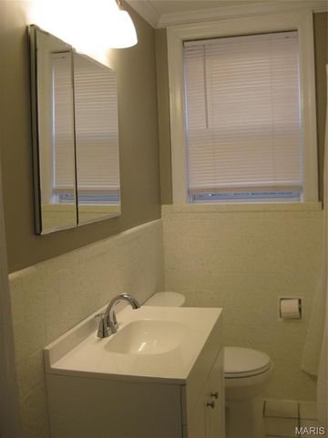 7359 Amherst Avenue, University City, MO 63130