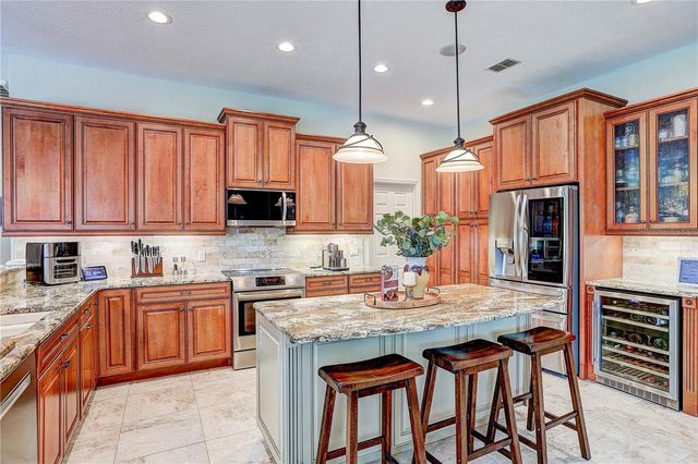2812 CLUBHOUSE DRIVE, Plant City, FL 33566