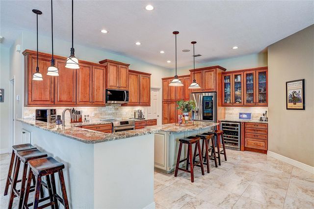 2812 CLUBHOUSE DRIVE, Plant City, FL 33566