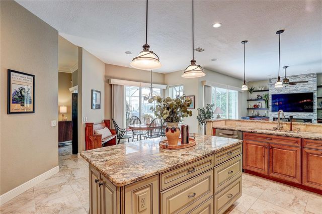 2812 CLUBHOUSE DRIVE, Plant City, FL 33566