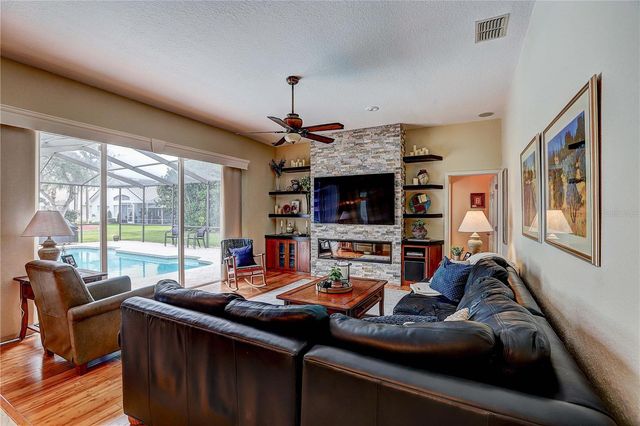 2812 CLUBHOUSE DRIVE, Plant City, FL 33566