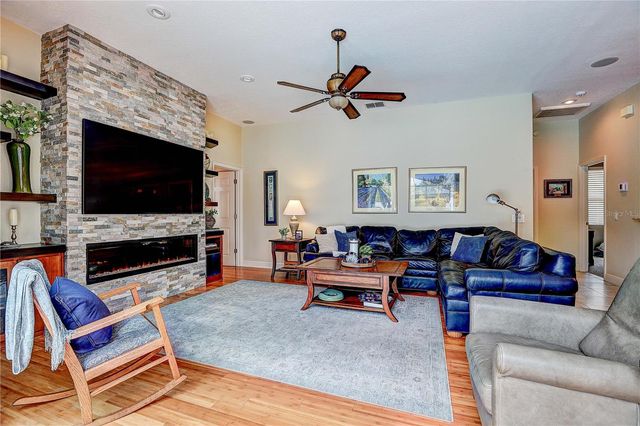 2812 CLUBHOUSE DRIVE, Plant City, FL 33566
