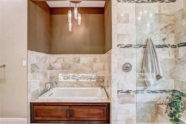 2812 CLUBHOUSE DRIVE, Plant City, FL 33566