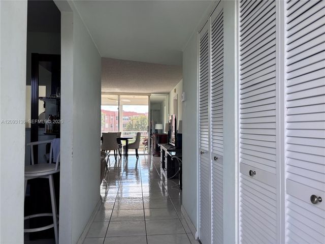 9900 Sunrise Lakes Boulevard 210, Sunrise, FL 33322