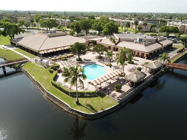 9900 Sunrise Lakes Boulevard 210, Sunrise, FL 33322