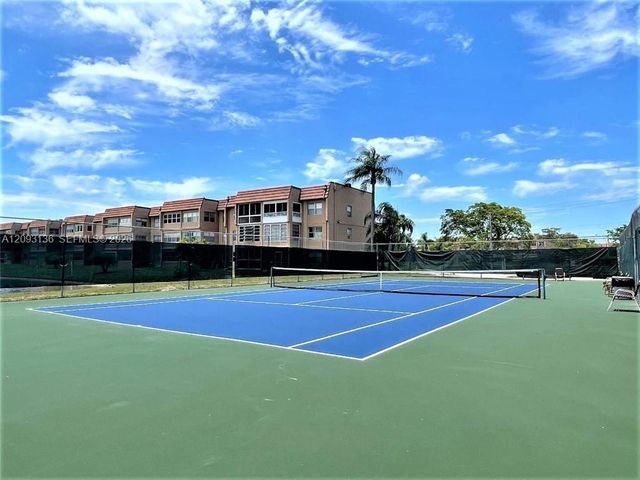 9900 Sunrise Lakes Boulevard 210, Sunrise, FL 33322