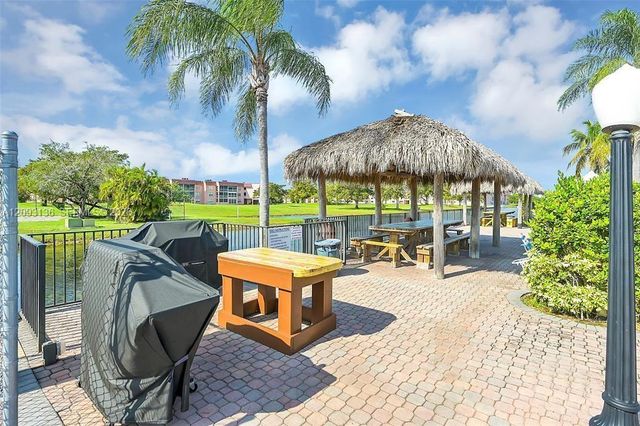 9900 Sunrise Lakes Boulevard 210, Sunrise, FL 33322
