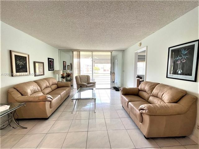 9900 Sunrise Lakes Boulevard 210, Sunrise, FL 33322