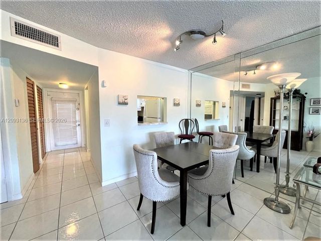 9900 Sunrise Lakes Boulevard 210, Sunrise, FL 33322