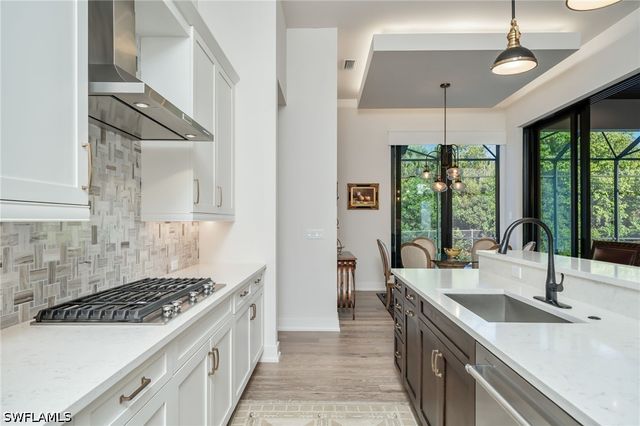 2943 Coco Lakes DR, Naples, FL 34105