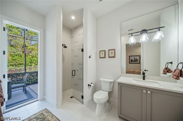 2943 Coco Lakes DR, Naples, FL 34105