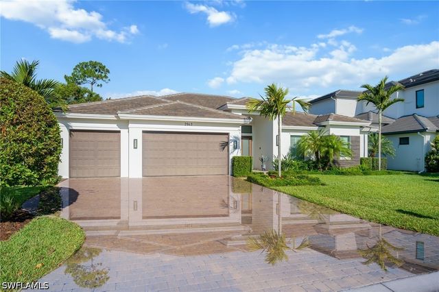 2943 Coco Lakes DR, Naples, FL 34105