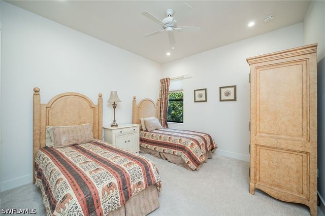 2943 Coco Lakes DR, Naples, FL 34105