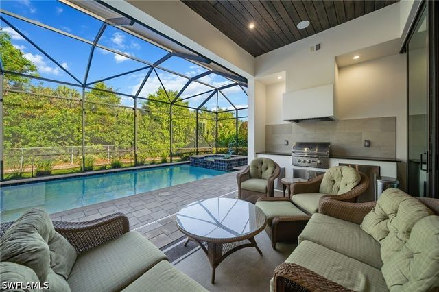 2943 Coco Lakes DR, Naples, FL 34105
