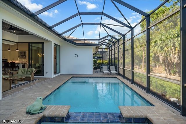 2943 Coco Lakes DR, Naples, FL 34105