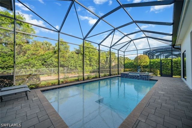 2943 Coco Lakes DR, Naples, FL 34105