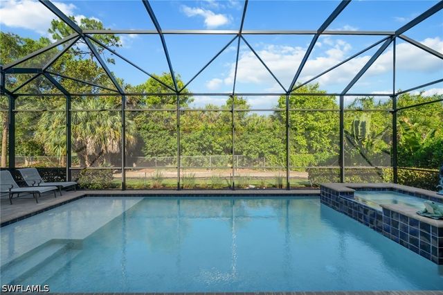 2943 Coco Lakes DR, Naples, FL 34105
