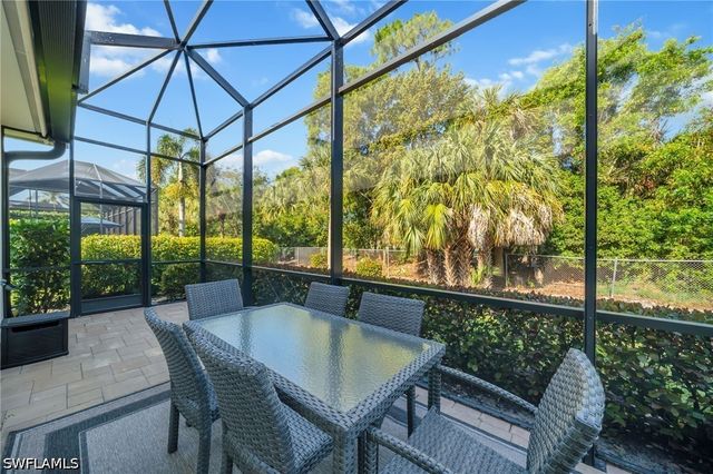 2943 Coco Lakes DR, Naples, FL 34105