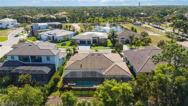 2943 Coco Lakes DR, Naples, FL 34105