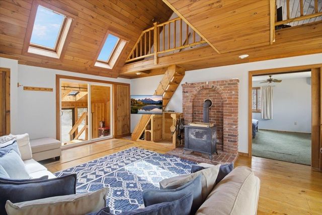 1871 West Hill Road, Townshend, VT 05353