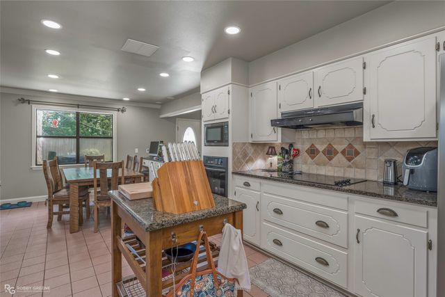 9841 High Point Drive, Shreveport, LA 71106