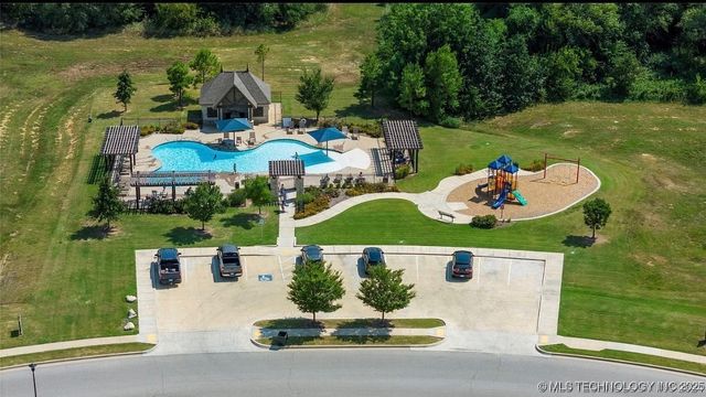 12008 N 131st East Avenue, Collinsville, OK 74021