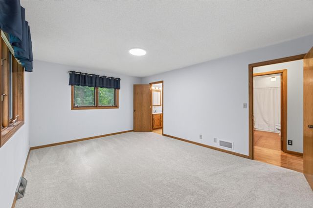 7712 Riverdale Drive N, Brooklyn Park, MN 55444