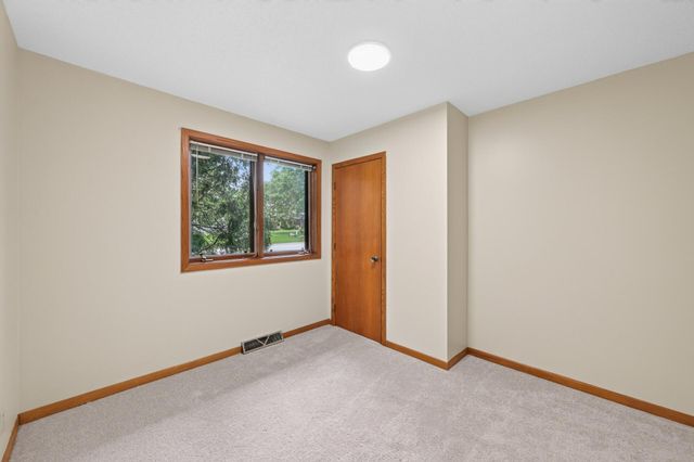 7712 Riverdale Drive N, Brooklyn Park, MN 55444