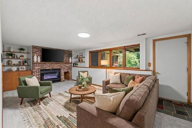 7712 Riverdale Drive N, Brooklyn Park, MN 55444