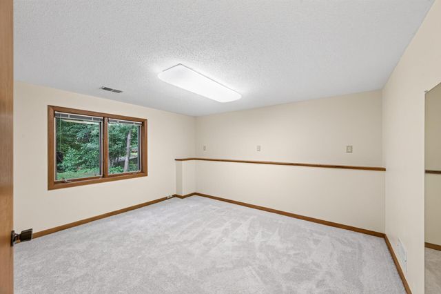 7712 Riverdale Drive N, Brooklyn Park, MN 55444