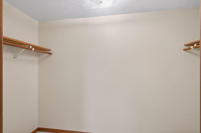 7712 Riverdale Drive N, Brooklyn Park, MN 55444