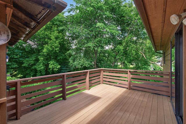 7712 Riverdale Drive N, Brooklyn Park, MN 55444