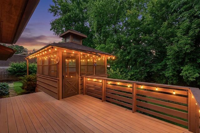 7712 Riverdale Drive N, Brooklyn Park, MN 55444