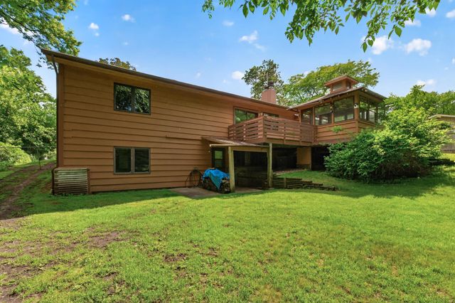 7712 Riverdale Drive N, Brooklyn Park, MN 55444